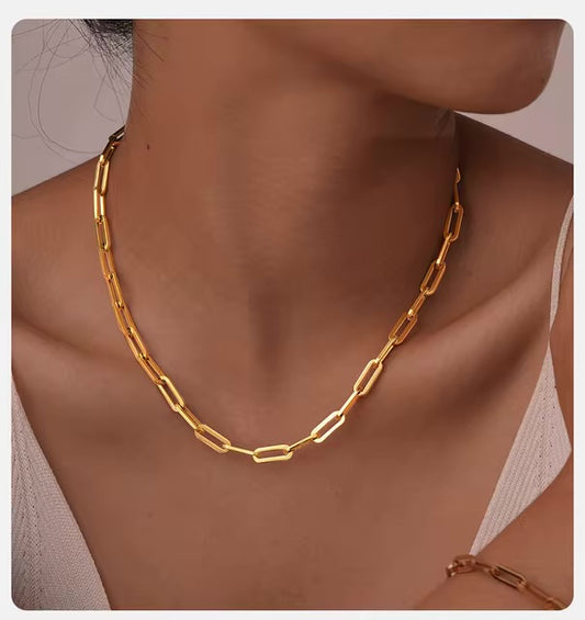 Trinity Necklace - Gold ~ Waterproof