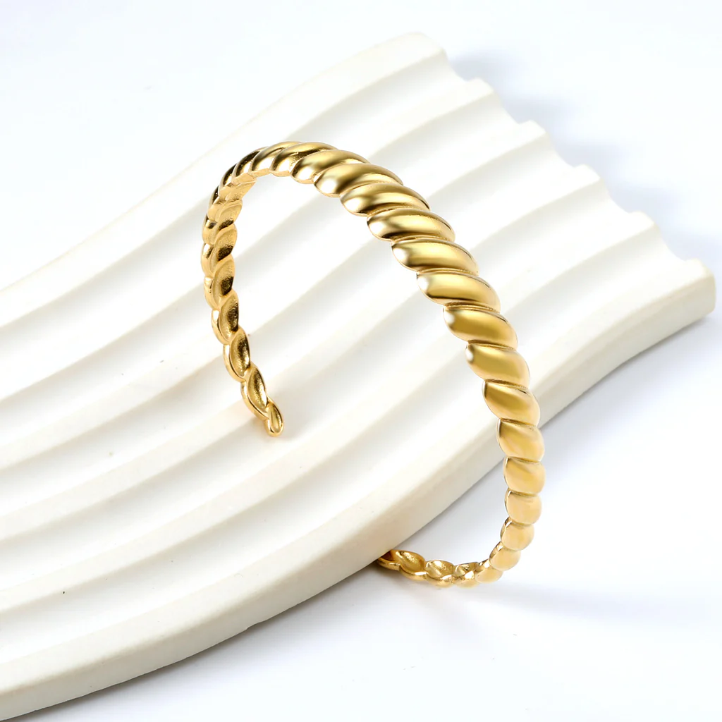 Sandy Twist Bangle ~ Waterproof