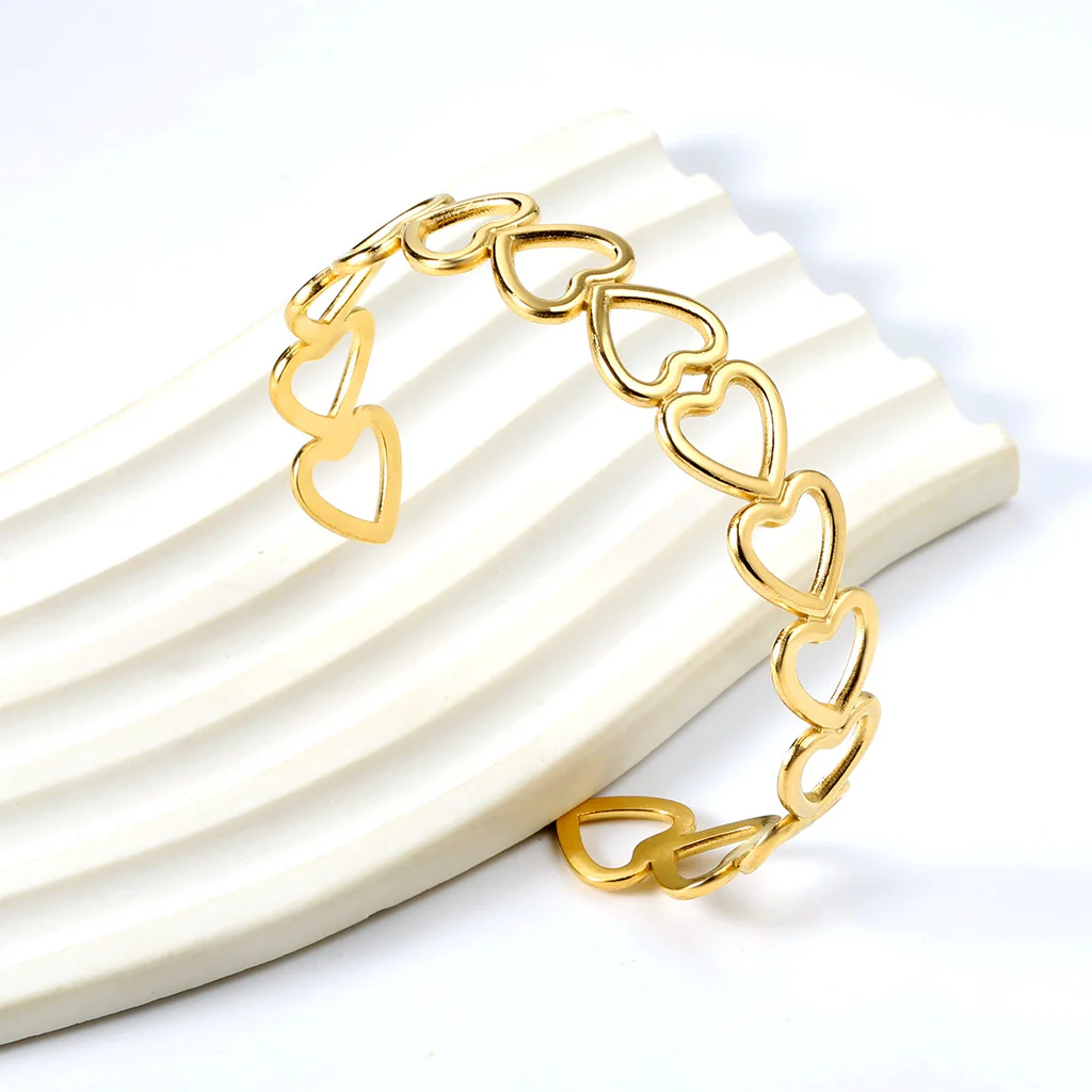 Sculpted Heart Bangle