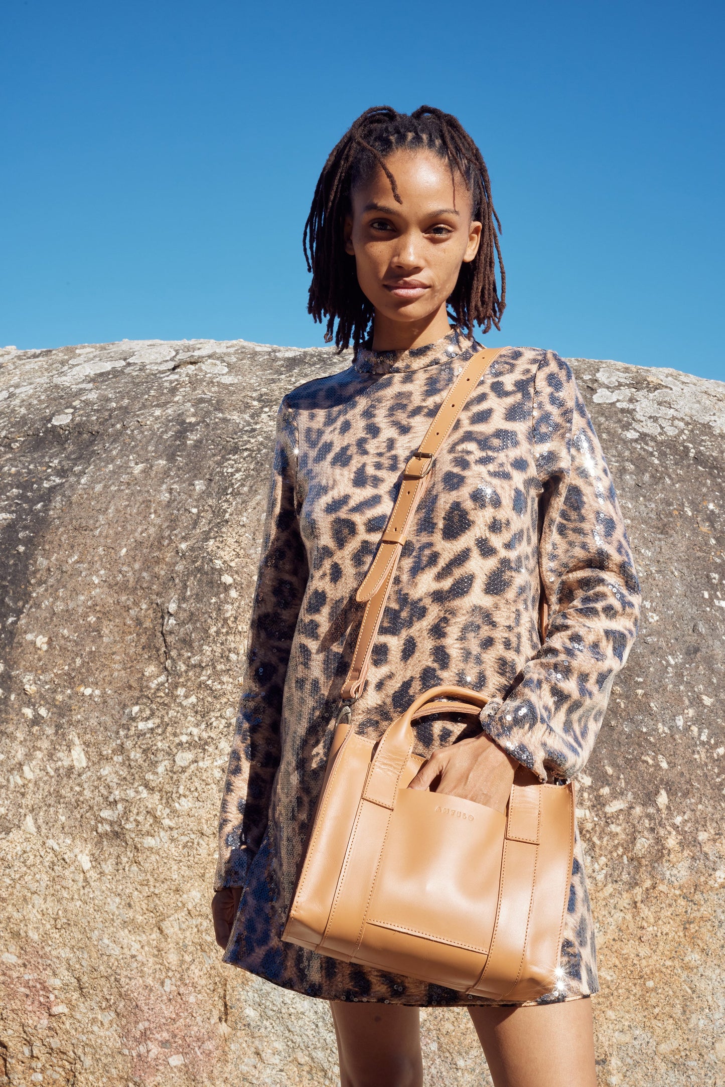 Antelo Noa East-West Crossbody Shopper